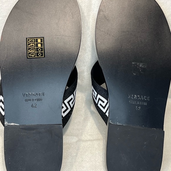 Versace sandals for man, size 42 - Picture 6 of 14